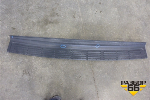 Накладка заднего бампера (до 2012г) (5216260040) для Toyota Land Cruiser (200) с 2008г
