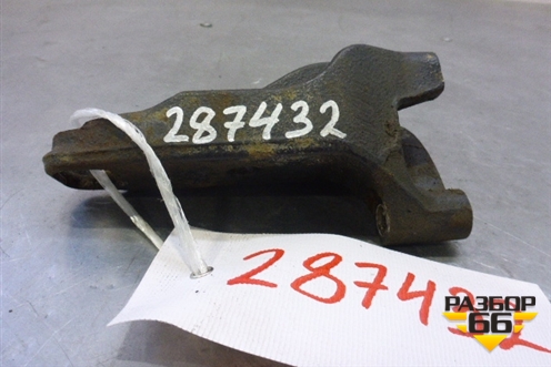 Кронштейн двигателя правый (1231531100) для Toyota Camry V50 с 2011-2018г