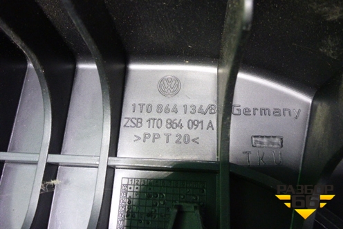 Крышка вещевого отсека (задняя левая) (1T0864091A) для Volkswagen Touran с 2003-2010г
