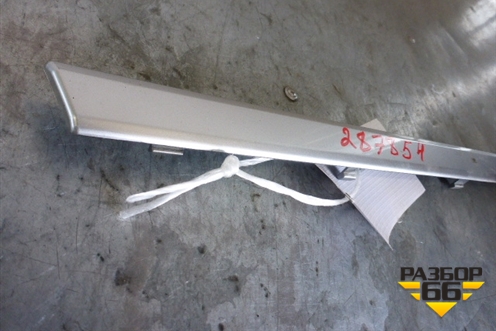Накладка двери задней правой (LR038855) для Land Rover Range Rover 4 с 2013-2022г