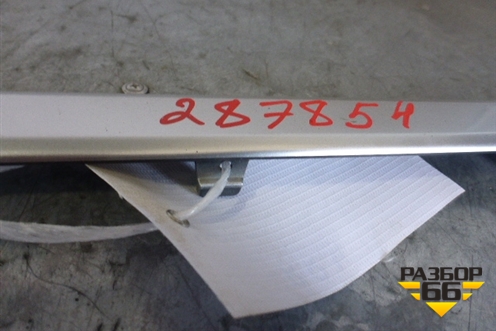 Накладка двери задней правой (LR038855) для Land Rover Range Rover 4 с 2013-2022г