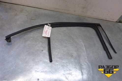 Уплотнитель стекла двери задней правой для Mercedes Benz A180/200/250 W176 с 2012