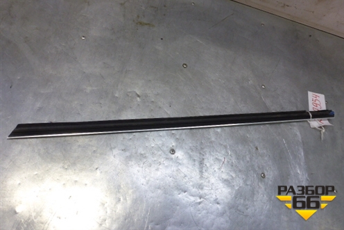Накладка стекла переднего правого (A1767250182) для Mercedes Benz A180/200/250 W176 с 2012
