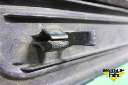Накладка порога внутренняя переднего левого (6791405050) для Toyota Avensis с 2003-2009г