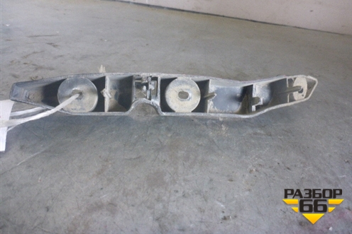Кронштейн переднего бампера правый (4M5117D958A) для Ford Focus 2 с 2005-2008г