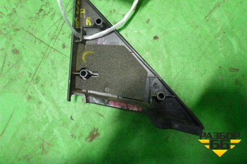 Накладка двери передней правой уголок (6749133090) для Toyota Camry CV3 с 2001-2006г