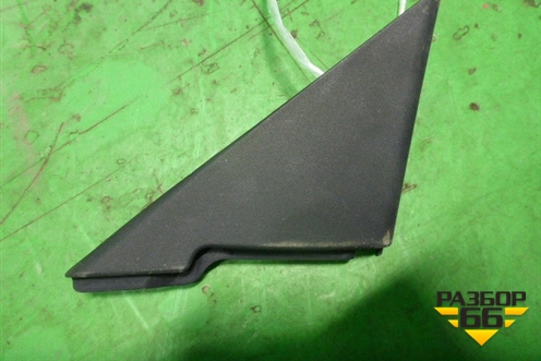Накладка двери передней правой уголок (6749133090) для Toyota Camry CV3 с 2001-2006г