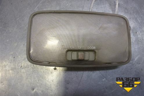 Плафон салонный центральный для Toyota Camry CV3 с 2001-2006г