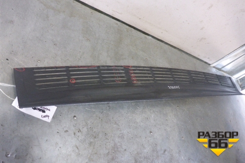Накладка заднего бампера (до 2012г) (5216260040) для Toyota Land Cruiser (200) с 2008г
