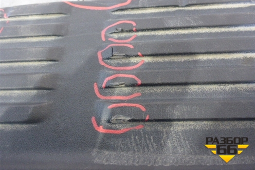 Накладка заднего бампера (до 2012г) (5216260040) для Toyota Land Cruiser (200) с 2008г