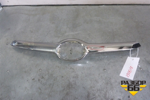 Накладка на решетку радиатора (хром) (531210E100) для Toyota Highlander с 2013-2021г