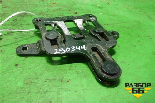 Кронштейн петли капота правый (новый) (51237184436) для BMW 5-серия F10/F11 с 2009-2016г
