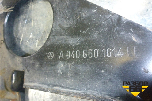 Кронштейн подножки  (левый) (A9406601614) для Mercedes Benz  TRUCK Axor 2 с 2004г