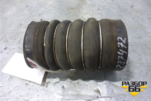 Патрубок интеркулера резиновый  (А0020945482) для Mercedes Benz  TRUCK Axor 2 с 2004г
