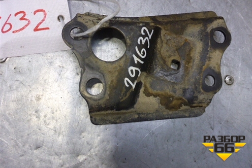 Кронштейн подрамника левый (передний) (5225602010) для Toyota Auris с 2006-2012г