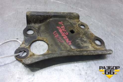 Кронштейн подрамника левый (передний) (5225602010) для Toyota Auris с 2006-2012г
