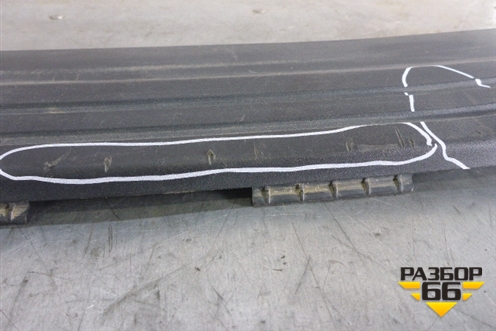 Накладка заднего бампера (верхняя) (LR005751) для Land Rover Freelander 2 с 2007г