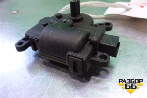 Моторчик заслонки отопителя (1S7H19B634CA) для Ford Focus 2 с 2005-2008г