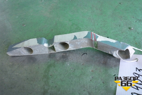 Кронштейн переднего бампера правый (4M5117D958A) для Ford Focus 2 с 2005-2008г
