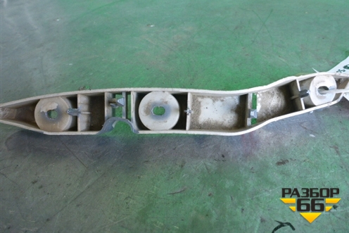 Кронштейн переднего бампера правый (4M5117D958A) для Ford Focus 2 с 2005-2008г