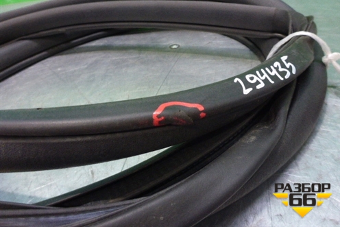 Уплотнитель двери (задней левой на кузов хетчбэк) для Subaru Impreza (GH-GE) с 2008-2011г