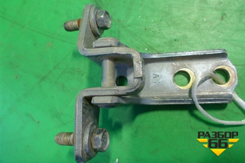 Петля двери задней левой нижняя (MR302271) для Mitsubishi Lancer-9  с 2003-2008г