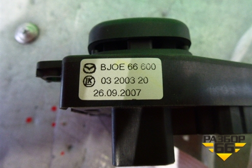 Переключатель регулировки зеркал (BJ0E66600) для Mazda Mazda 3 (BK) с 2003-2009г 