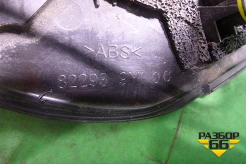 Накладка двери задней левой (уголок) (822939Y000) для Nissan Teana (J31) с 2003-2008г