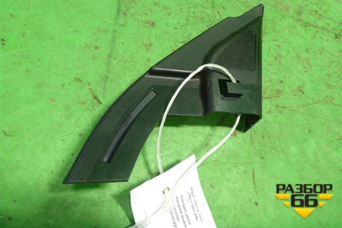 Накладка двери передней правой уголок (802929Y000) для Nissan Teana (J31) с 2003-2008г