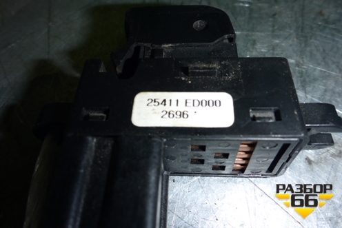 Кнопка стеклоподъёмника (25411ED000) для Nissan Teana (J31) с 2003-2008г