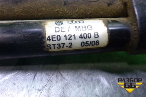 Трубки системы охлаждения (4E0121400B) для Audi A8 с 2002-2010г