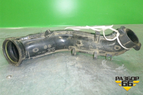 Патрубок интеркулера/ (пластиковый) (03C145673H) для Volkswagen Golf V Plus с 2005-2014г