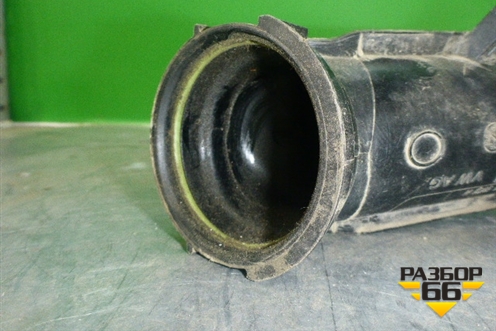 Патрубок интеркулера/ (пластиковый) (03C145673H) для Volkswagen Golf V Plus с 2005-2014г