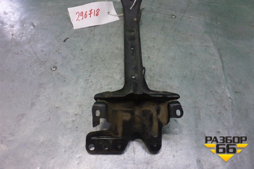 Кронштейн передней панели центральный (7L0805799) для Volkswagen Touareg c 2002-2010г