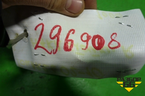 Накладка стойки (центральной правой) (7L6853318D) для Volkswagen Touareg c 2002-2010г (Туарег)