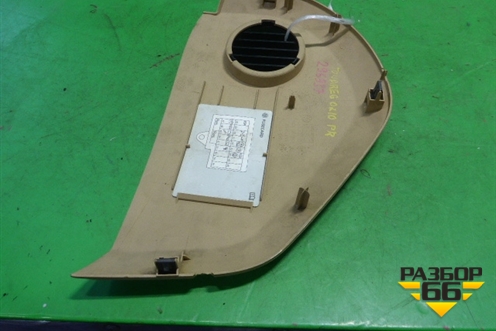 Накладка на торпедо (боковая правая) (7L6857176G) для Volkswagen Touareg c 2002-2010г