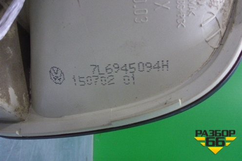 Фонарь задний внутренний правый (до 2006г тонирован) (7L6945094H) для Volkswagen Touareg c 2002-2010г