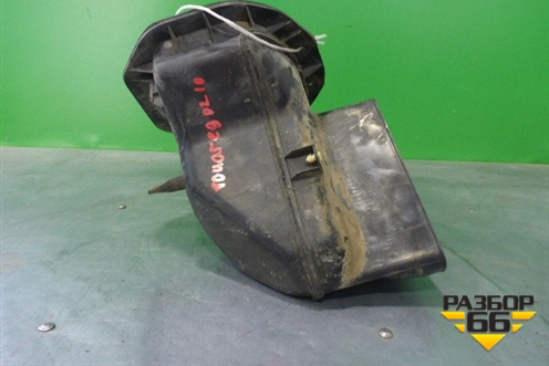 Воздухозаборник отопителя (7L0819049) для Volkswagen Touareg c 2002-2010г