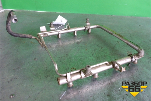 Рейка топливная рампа (4.2л AXQ) (077133681AB) для Volkswagen Touareg c 2002-2010г