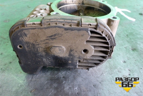 Заслонка дроссельная электрическая (4.2л AXQ) (077133062A) для Volkswagen Touareg c 2002-2010г