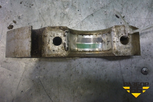 Кронштейн переднего стабилизатора (7L0411063B) для Volkswagen Touareg c 2002-2010г