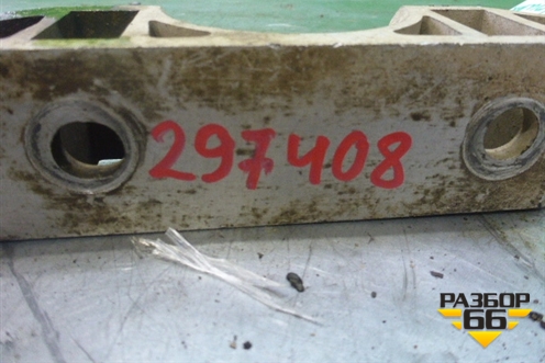 Кронштейн переднего стабилизатора (7L0411063B) для Volkswagen Touareg c 2002-2010г