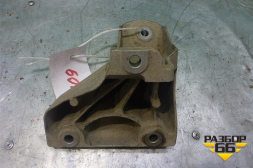 Кронштейн двигателя левый (7L6199307) для Volkswagen Touareg c 2002-2010г