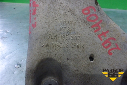 Кронштейн двигателя левый (7L6199307) для Volkswagen Touareg c 2002-2010г