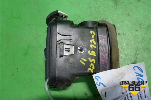 Дефлектор воздушный правый (9677287077) для Citroen C-Elysee с 2013г
