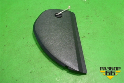 Накладка на торпедо (боковая правая) (1Z0857504) для Skoda Octavia (А5) с 2004-2013г