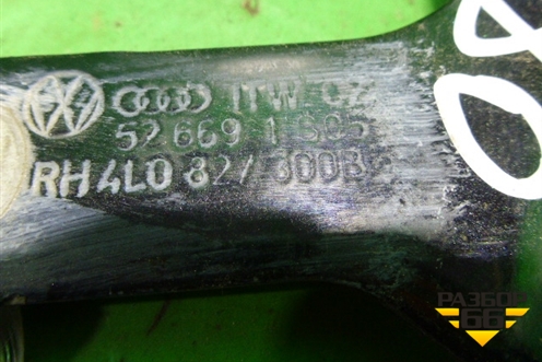 Петля двери багажника (правая) (4L0827300B) для Audi Q7 c 2005-2015г