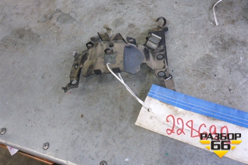 Кронштейн генератора (верхний) (7575551) для BMW X6 E71 с 2008-2014г