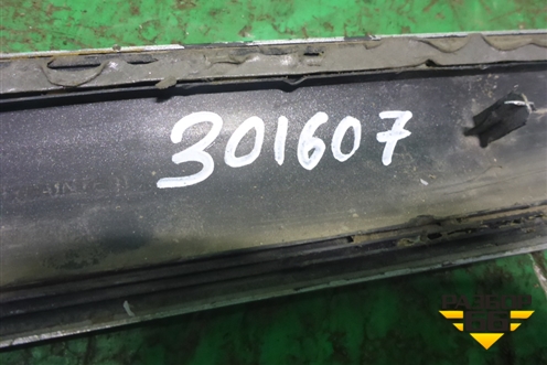 Накладка двери задней правой (MR957272) для Mitsubishi Colt с 2004г