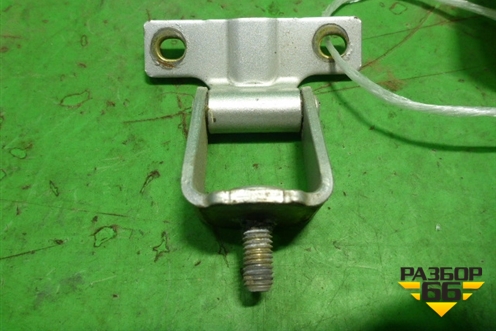 Петля двери багажника (MR959489) для Mitsubishi Colt с 2004г